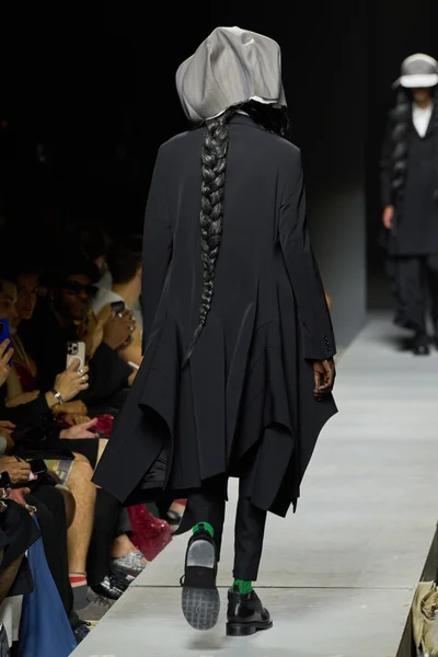 Look 19